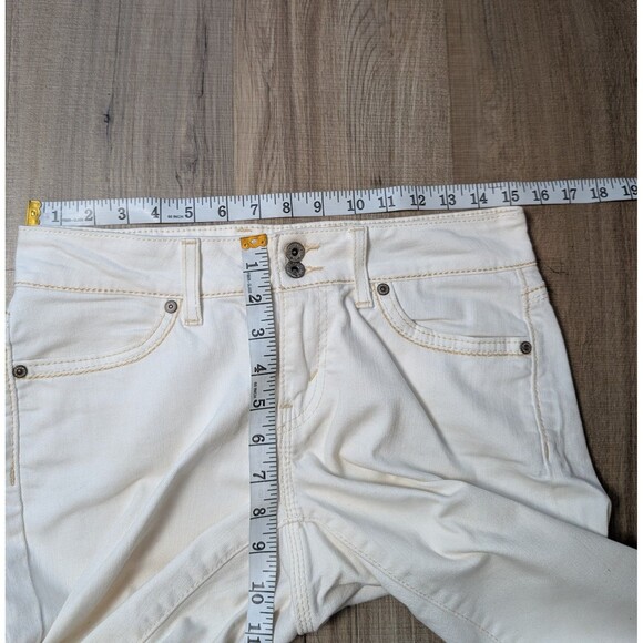 Levi's Capri Jeans Size 6 Straight Leg Off White Cream Stretch Flap Pockets - Picture 10 of 12